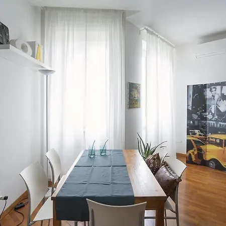Arts At Porta Romana Apartament *